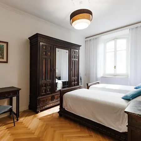 Apartment Easy Flat Manin *